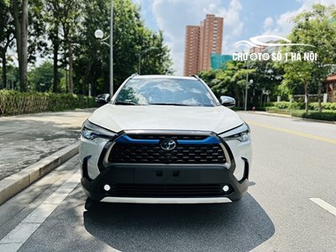 Mua Bán Xe Ô Cũ Toyota Cross Hibrid Màu Trắng, Đi 6 Vạn