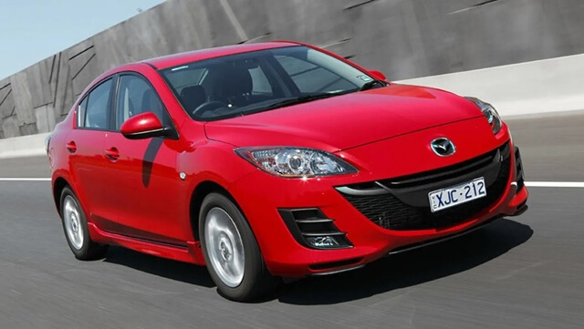 Giá bán xe Mazda 3 cũ bản sedan và hatchback theo từng đời