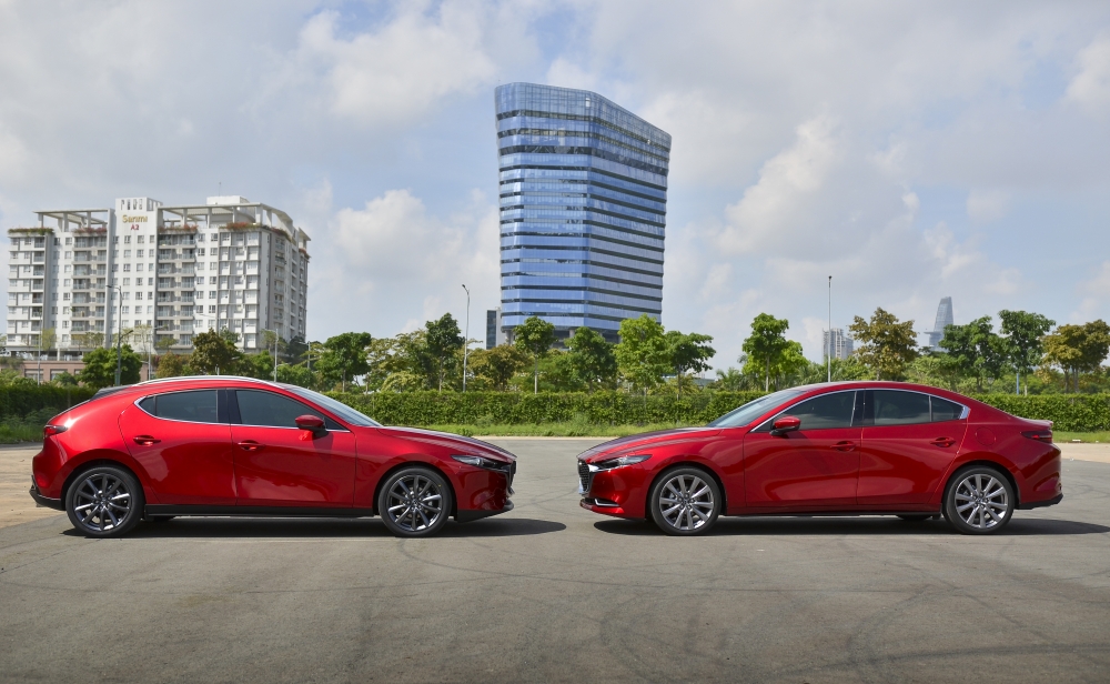 Giá bán xe Mazda 3 cũ bản sedan và hatchback theo từng đời