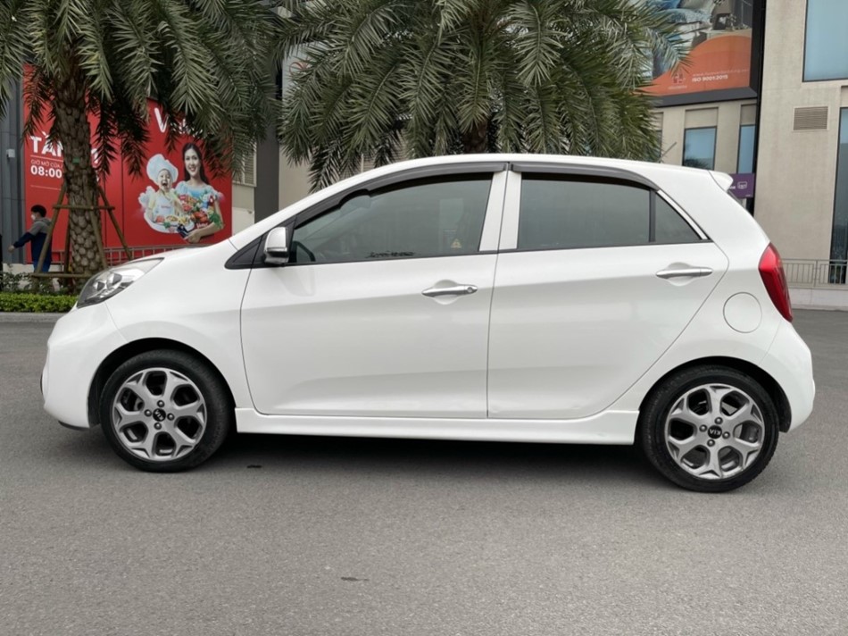 Chợ ô tô số 1 Hà Nội cần bán xe ô tô KIA màu trắng, chất lượng tốt, giá rẻ 